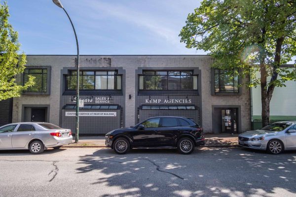 3586 Commercial Street
